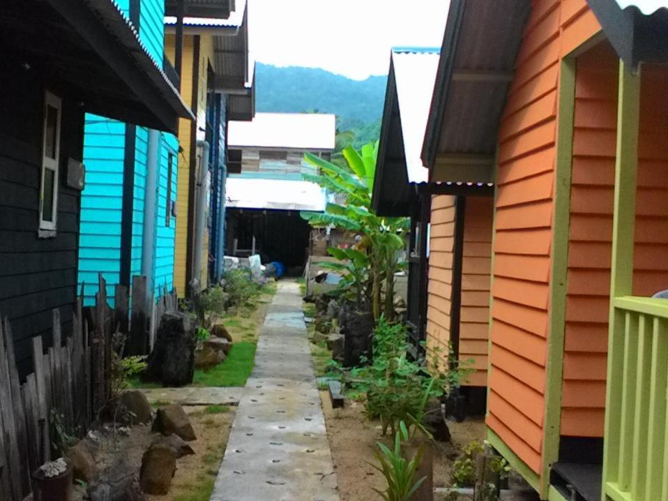 Beach Shack Chalet - Garden View Aframe Big Unit Kampong Juara エクステリア 写真